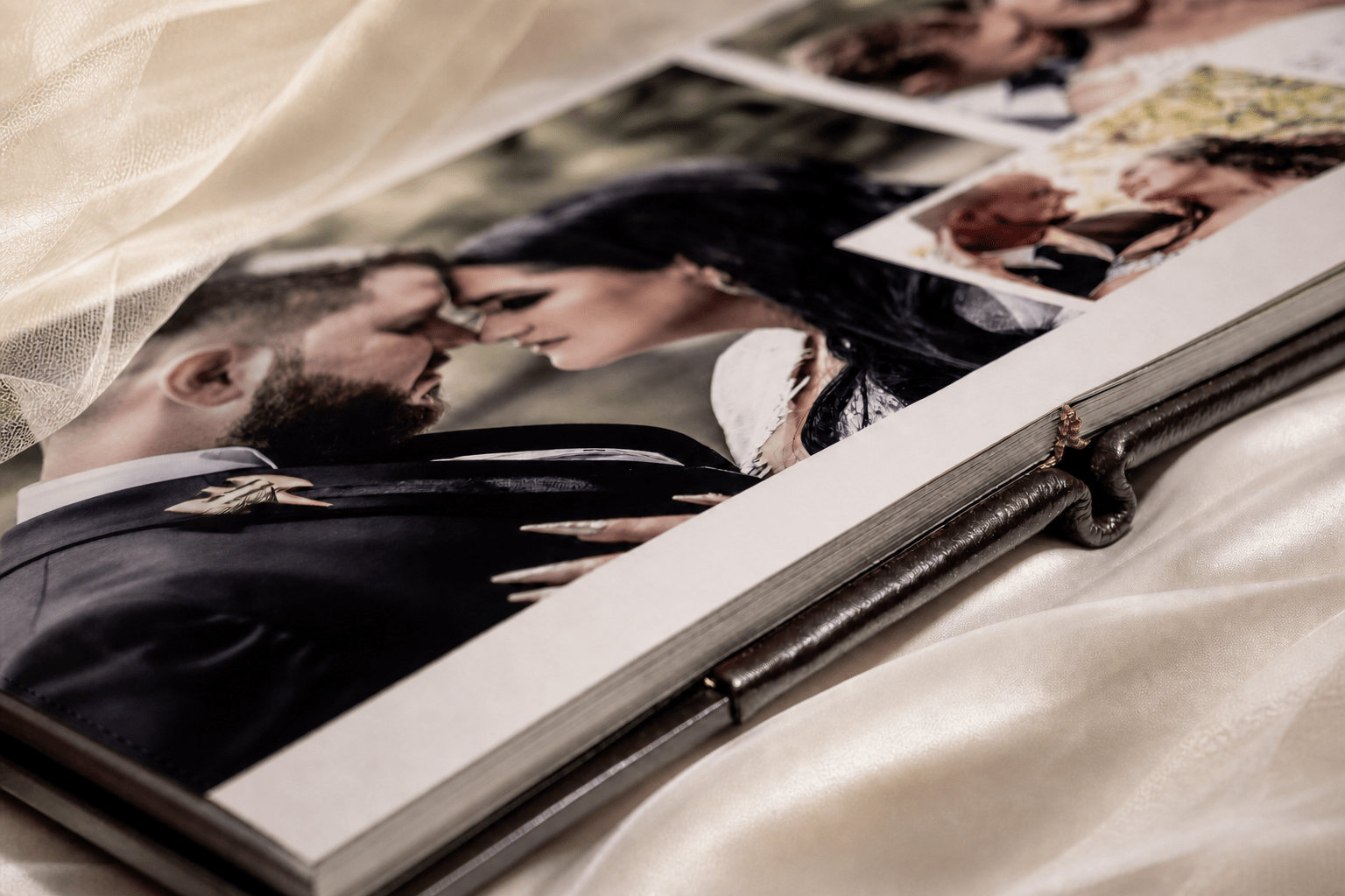 Crystal gloss wedding album pages in a close portrait spread