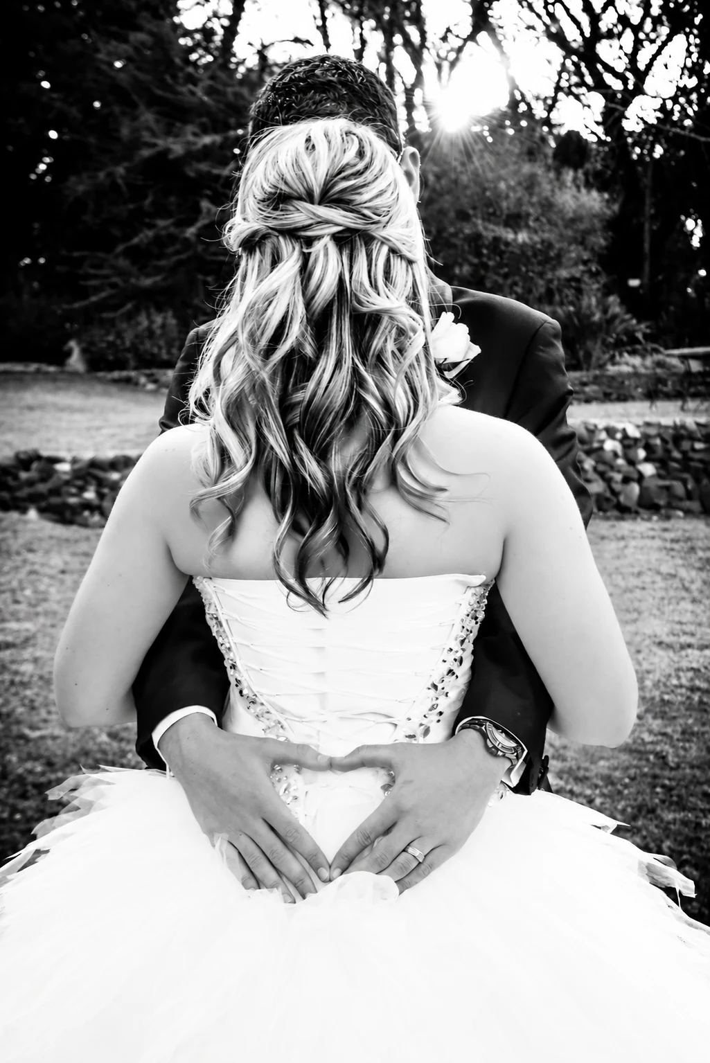 Black and white portrait of Dorme from behind