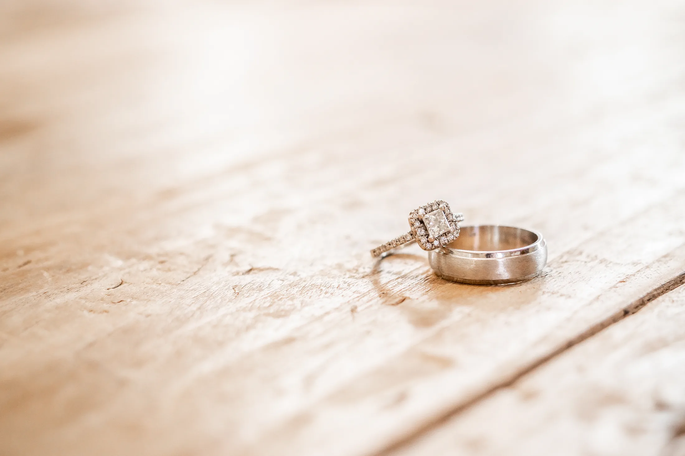 Xander and Leani’s wedding rings